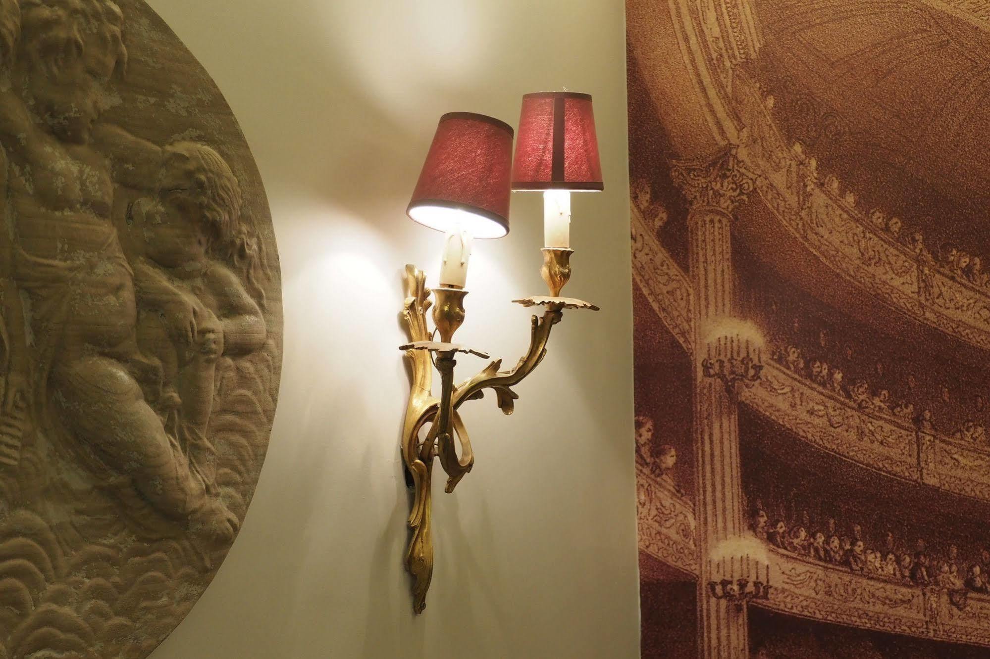 Palais Royal Chicsuites Paris Exterior photo